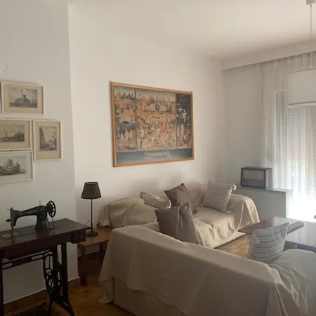 Georgia's House * Rhodes City