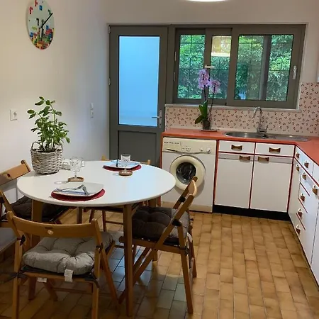Georgia's House Apartment Rhodes City