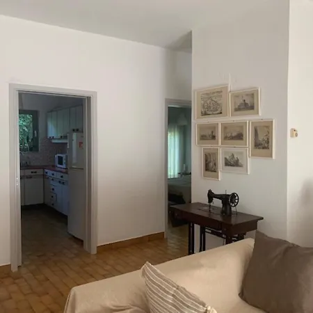 Georgia's House Rhodes City